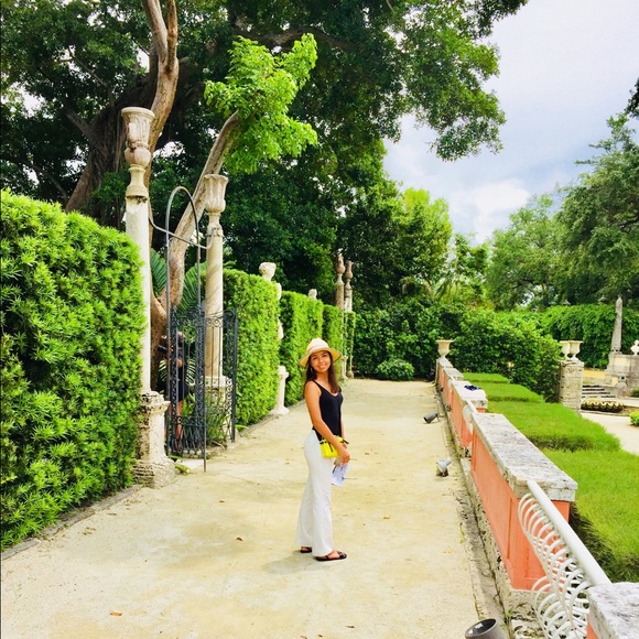 Meet your Posher, Ana - Picture 1 of 1